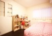 子供部屋はリビングを通っていくレイアウト